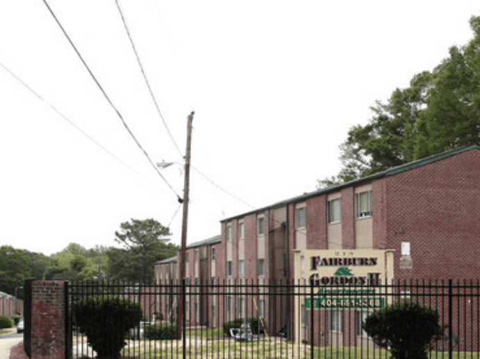 Fairburn Gordon II, Low Apartments