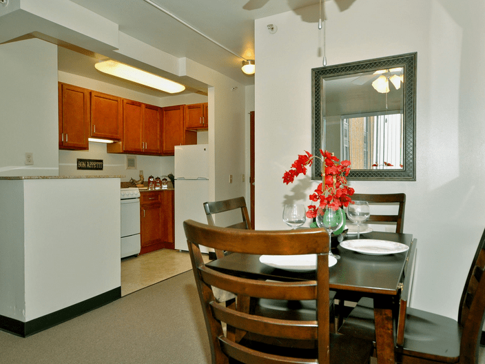 Lutheran Towers, Low Apartments