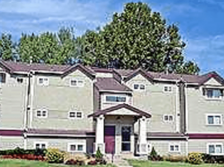 Chelsea Plaza, Low Apartments