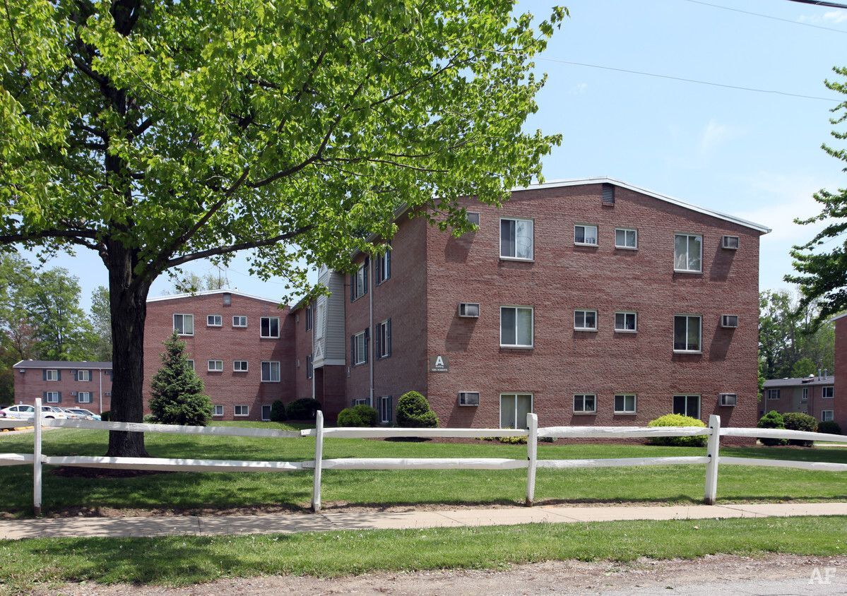 Stonegate Place Apartments