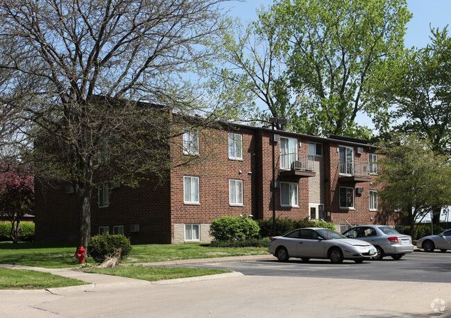 Oak Hill Village Apartments