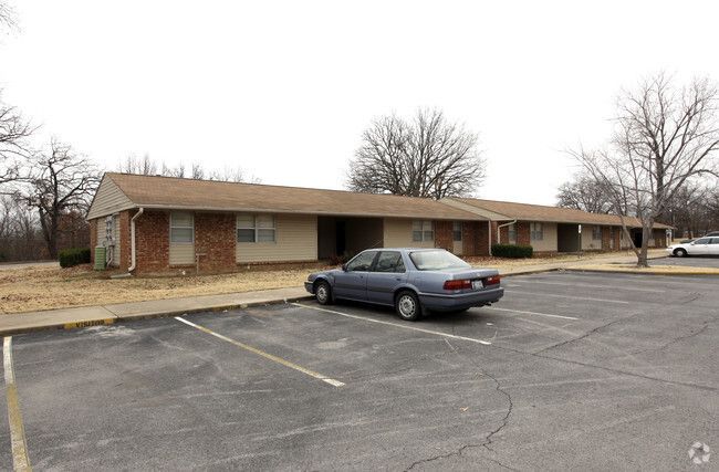 Indian Hills Apartments