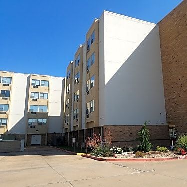 Meadows Point Apartments