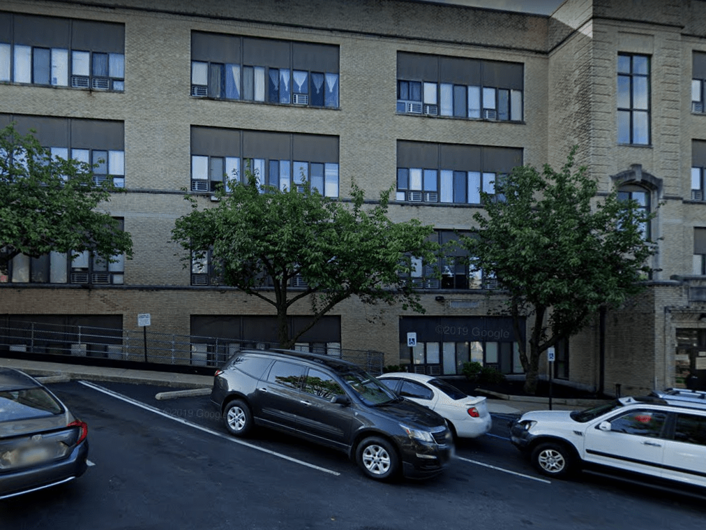 Edison Village, Low Apartments