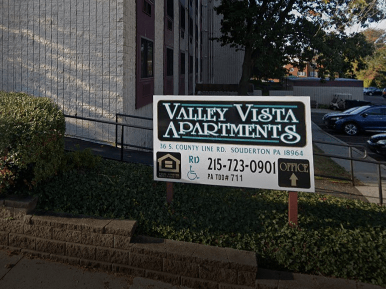 Valley Vista, Low Apartments