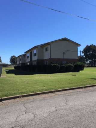 Oak Haven Plaza Apartments