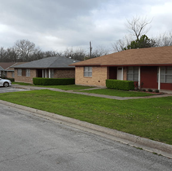 Washington Court/walnut Lane, Low Apartments