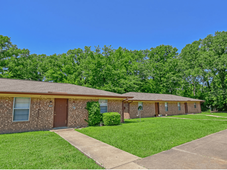 Northview Apartments Phase I, Low Apartments