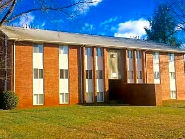 Ashton Heights Apartments